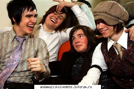 panic! at the disco - ee super format - aici puteti sa deschideti topicuri noi cu cantaretii vostrii preferati